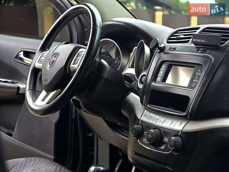 Внедорожник / Кроссовер Dodge Journey 2015 в Львове