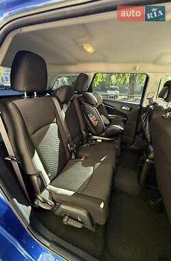 Внедорожник / Кроссовер Dodge Journey 2015 в 
