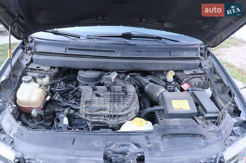 Внедорожник / Кроссовер Dodge Journey 2014 в Черновцах