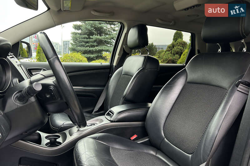 Внедорожник / Кроссовер Dodge Journey 2017 в Львове