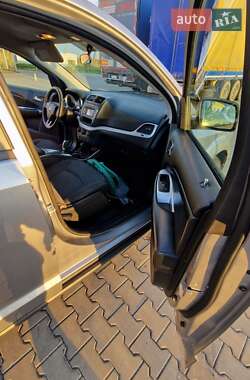 Внедорожник / Кроссовер Dodge Journey 2016 в 