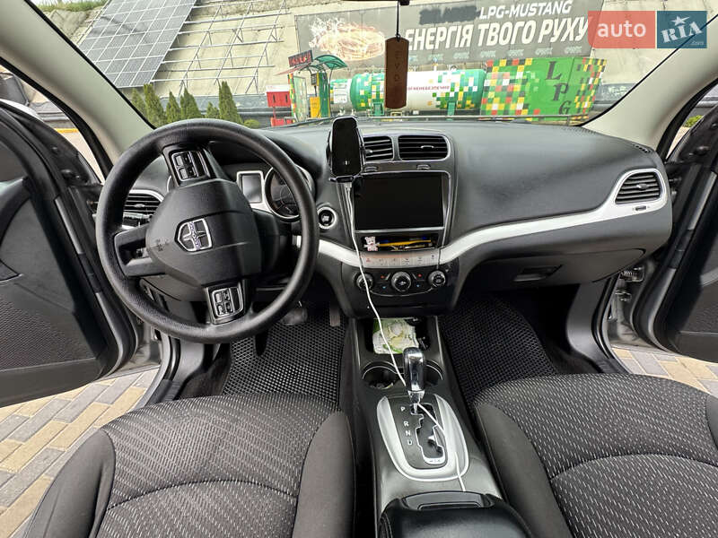 Внедорожник / Кроссовер Dodge Journey 2017 в Городище