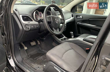 Позашляховик / Кросовер Dodge Journey 2012 в 