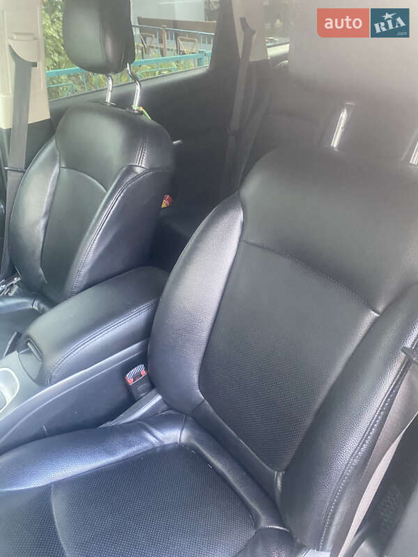 Внедорожник / Кроссовер Dodge Journey 2014 в Днепре