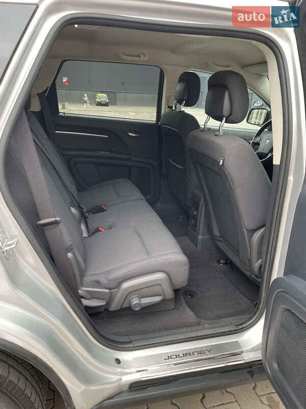 Позашляховик / Кросовер Dodge Journey 2010 в Києві