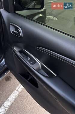 Позашляховик / Кросовер Dodge Journey 2015 в  фото 25 Позашляховик / Кросовер Dodge Journey 2015 в