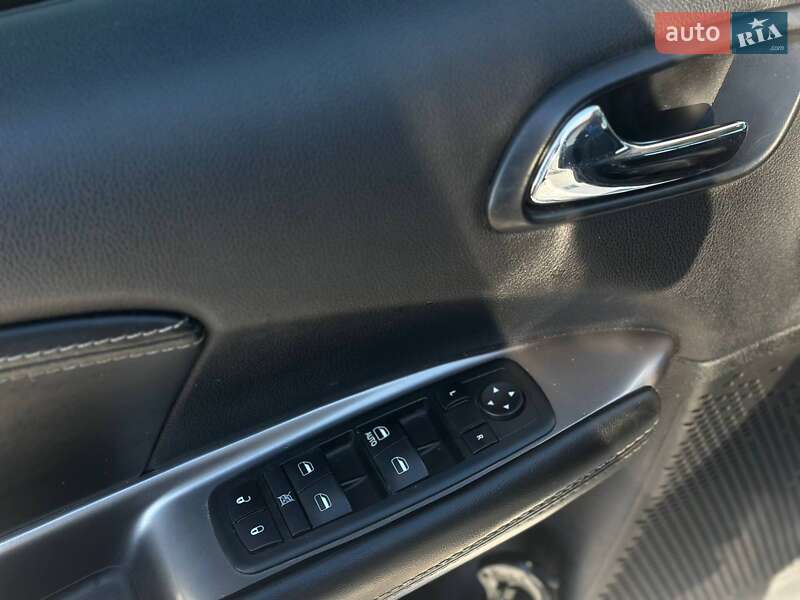 Позашляховик / Кросовер Dodge Journey 2017 в Одесі фото 10 Позашляховик / Кросовер Dodge Journey 2017 в Одесі