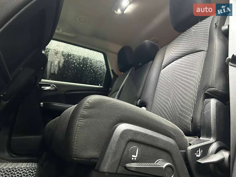 Позашляховик / Кросовер Dodge Journey 2014 в Чернівцях