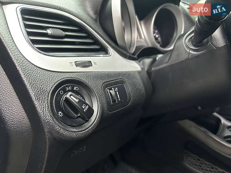 Позашляховик / Кросовер Dodge Journey 2014 в Чернівцях