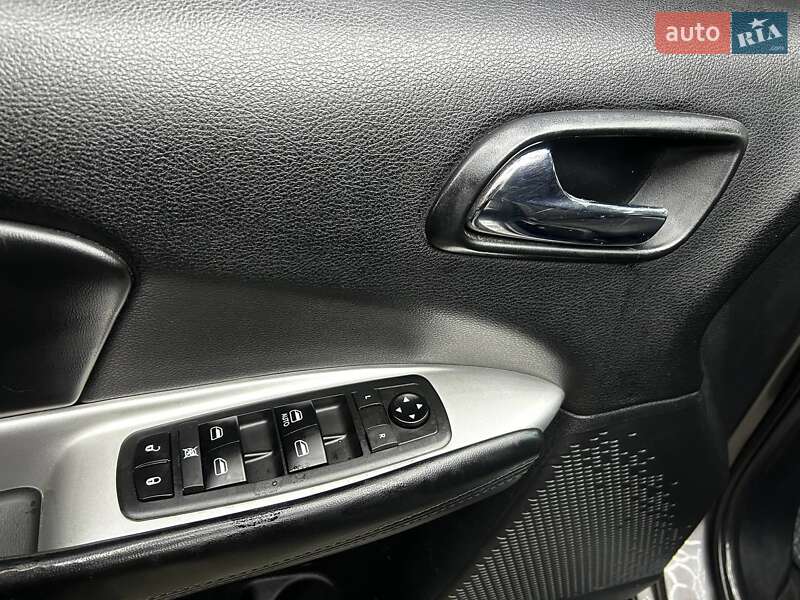 Позашляховик / Кросовер Dodge Journey 2014 в Чернівцях
