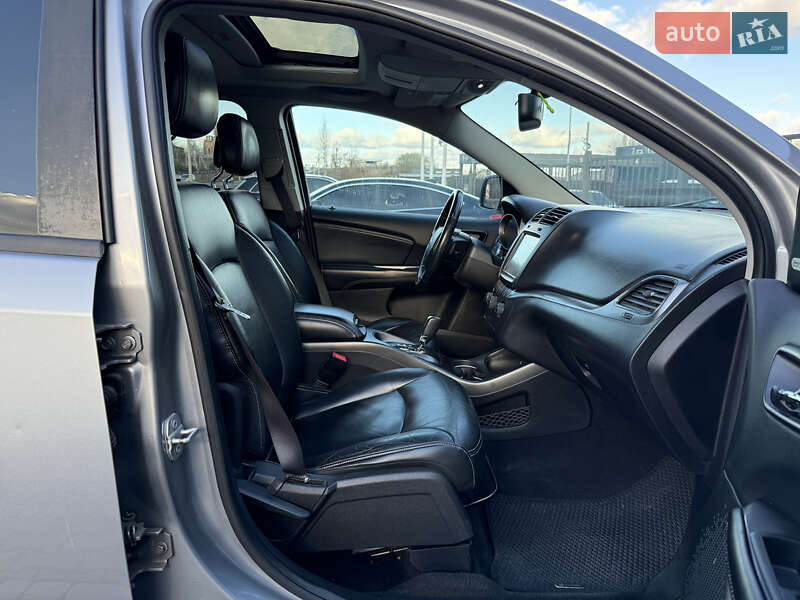 Позашляховик / Кросовер Dodge Journey 2015 в Львові