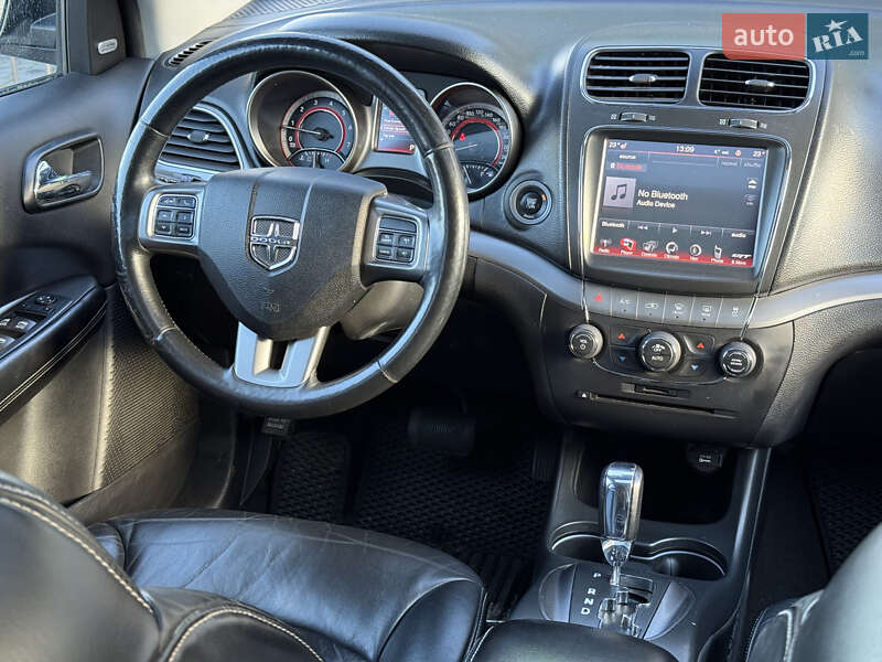 Позашляховик / Кросовер Dodge Journey 2015 в Львові