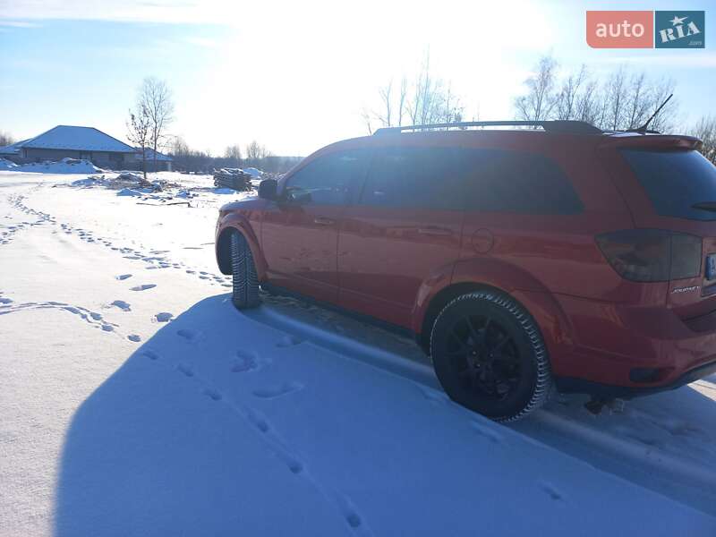 Внедорожник / Кроссовер Dodge Journey 2015 в Михайловке-Рубежовке