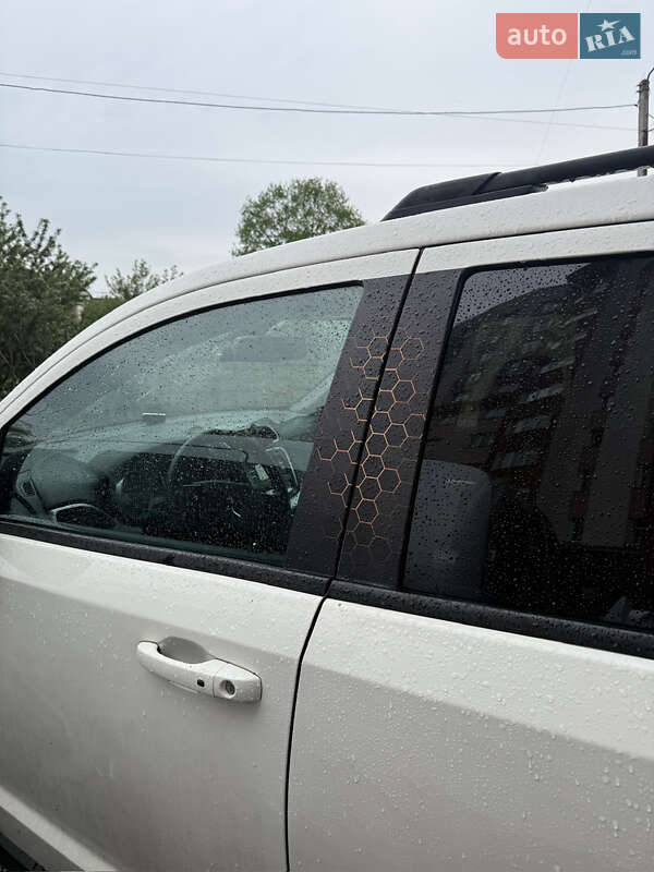 Внедорожник / Кроссовер Dodge Journey 2018 в Ивано-Франковске фото 2 Внедорожник / Кроссовер Dodge Journey 2018 в Ивано-Франковске