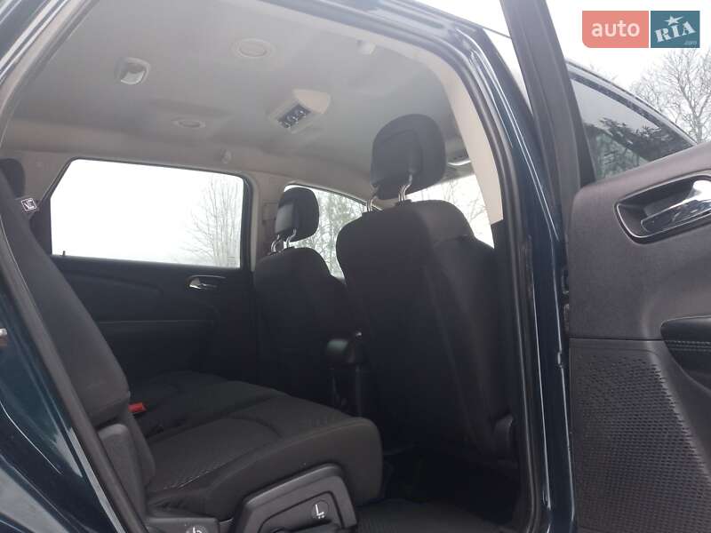 Позашляховик / Кросовер Dodge Journey 2014 в Острозі