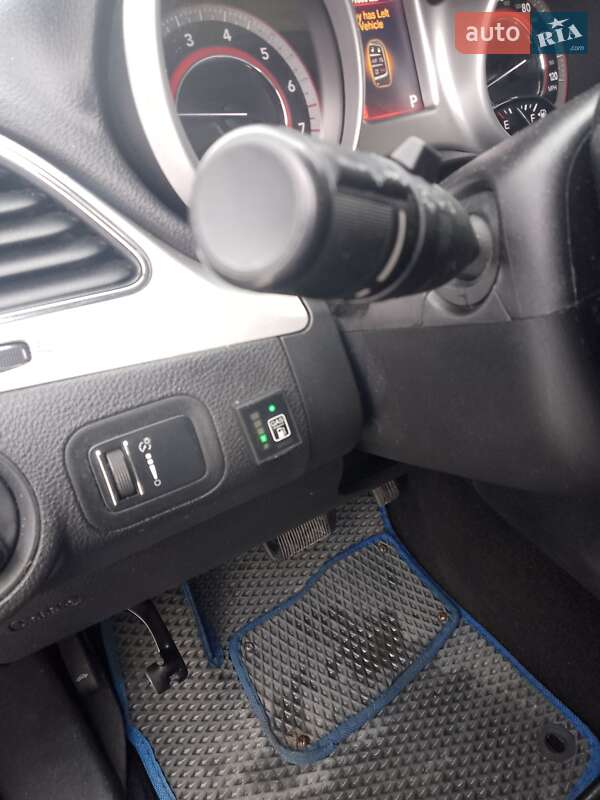 Позашляховик / Кросовер Dodge Journey 2014 в Острозі