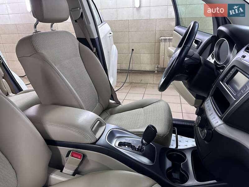 Внедорожник / Кроссовер Dodge Journey 2014 в Сумах