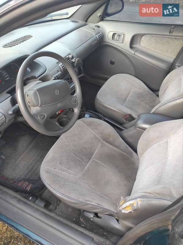 Седан Dodge Neon 1995 в Чернобае