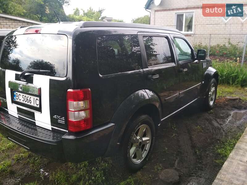 Внедорожник / Кроссовер Dodge Nitro 2007 в Черкассах