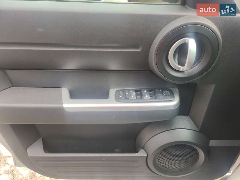 Позашляховик / Кросовер Dodge Nitro 2007 в Києві