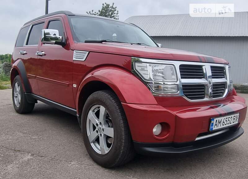 Внедорожник / Кроссовер Dodge Nitro 2008 в Бердичеве
