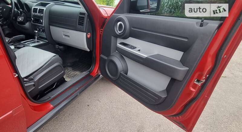 Внедорожник / Кроссовер Dodge Nitro 2008 в Бердичеве