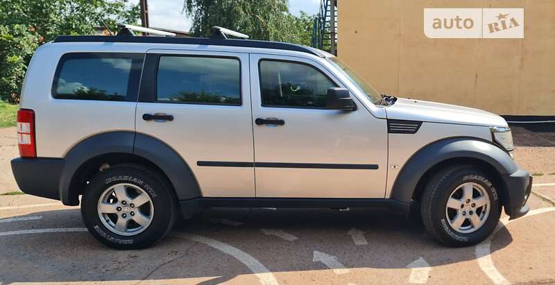 Внедорожник / Кроссовер Dodge Nitro 2008 в Кривом Роге
