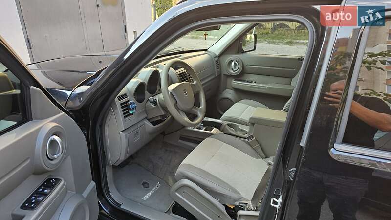 Внедорожник / Кроссовер Dodge Nitro 2008 в Луцке
