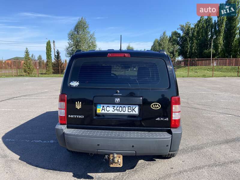 Позашляховик / Кросовер Dodge Nitro 2007 в Луцьку
