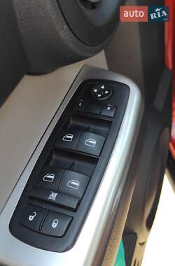 Внедорожник / Кроссовер Dodge Nitro 2008 в 