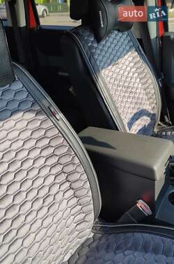 Внедорожник / Кроссовер Dodge Nitro 2008 в 