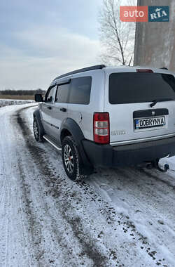 Внедорожник / Кроссовер Dodge Nitro 2008 в Павлограде