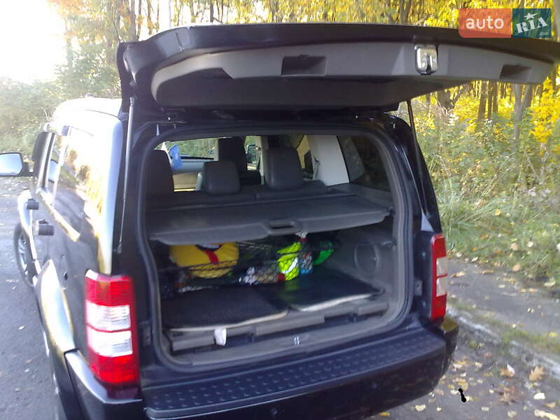 Внедорожник / Кроссовер Dodge Nitro 2007 в Луцке