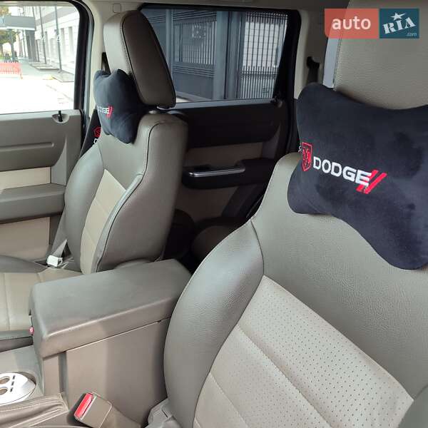 Внедорожник / Кроссовер Dodge Nitro 2007 в Луцке