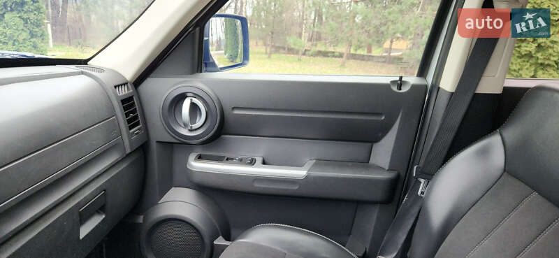 Внедорожник / Кроссовер Dodge Nitro 2007 в Берегомете