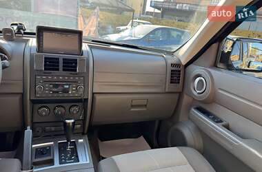 Внедорожник / Кроссовер Dodge Nitro 2007 в 