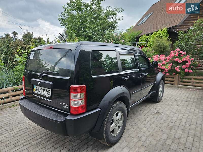Внедорожник / Кроссовер Dodge Nitro 2007 в Киеве