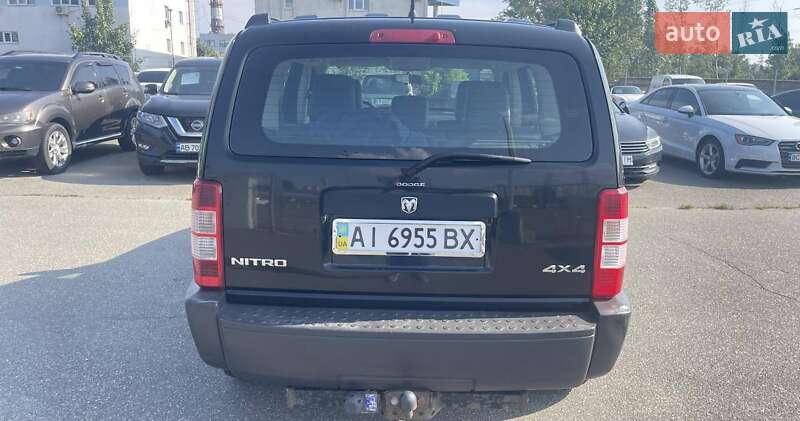 Внедорожник / Кроссовер Dodge Nitro 2007 в Киеве