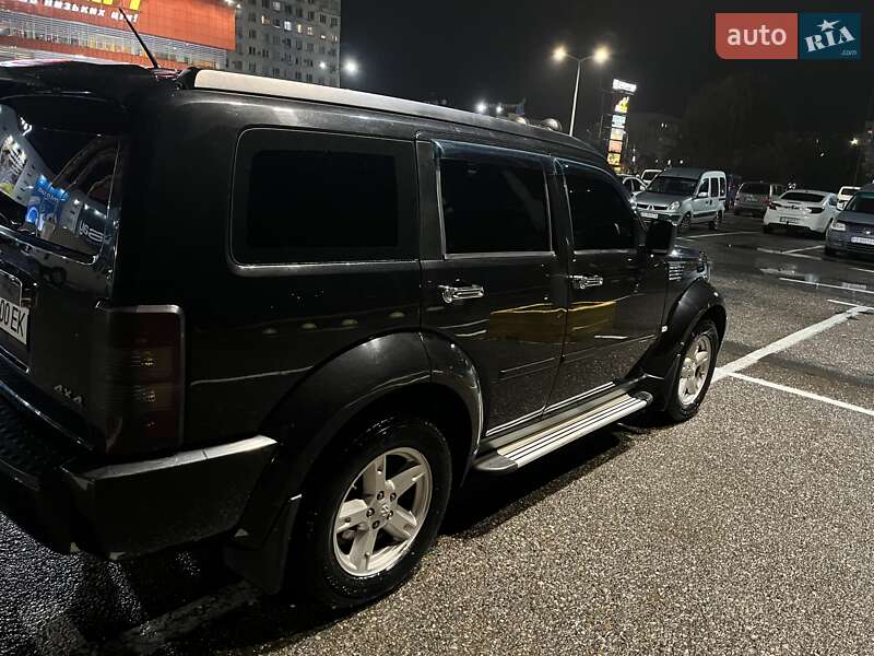 Внедорожник / Кроссовер Dodge Nitro 2008 в Черновцах