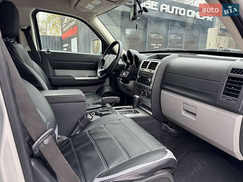 Внедорожник / Кроссовер Dodge Nitro 2007 в Днепре