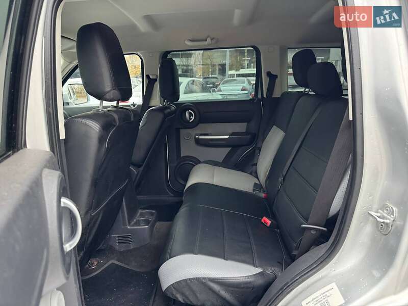 Внедорожник / Кроссовер Dodge Nitro 2007 в Днепре