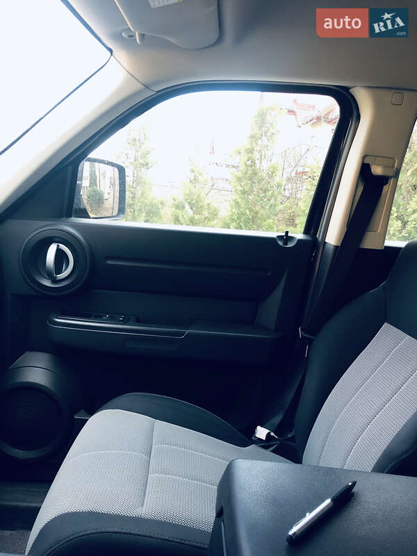 Внедорожник / Кроссовер Dodge Nitro 2007 в Львове