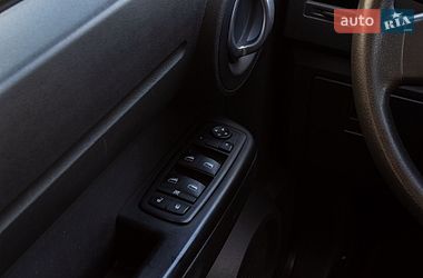 Внедорожник / Кроссовер Dodge Nitro 2007 в Львове
