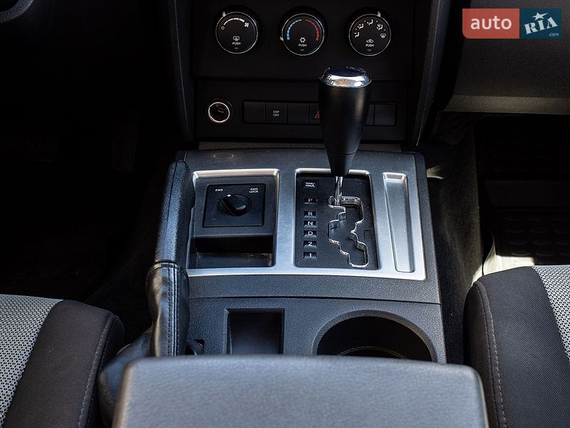 Внедорожник / Кроссовер Dodge Nitro 2007 в Львове