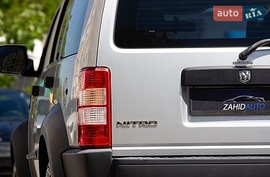 Внедорожник / Кроссовер Dodge Nitro 2007 в Львове