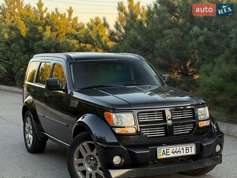 Внедорожник / Кроссовер Dodge Nitro 2008 в Днепре