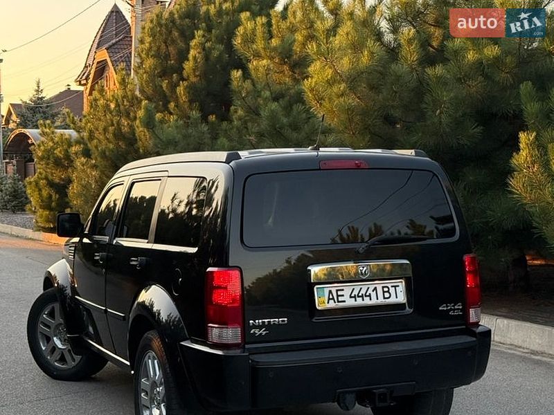 Внедорожник / Кроссовер Dodge Nitro 2008 в Днепре
