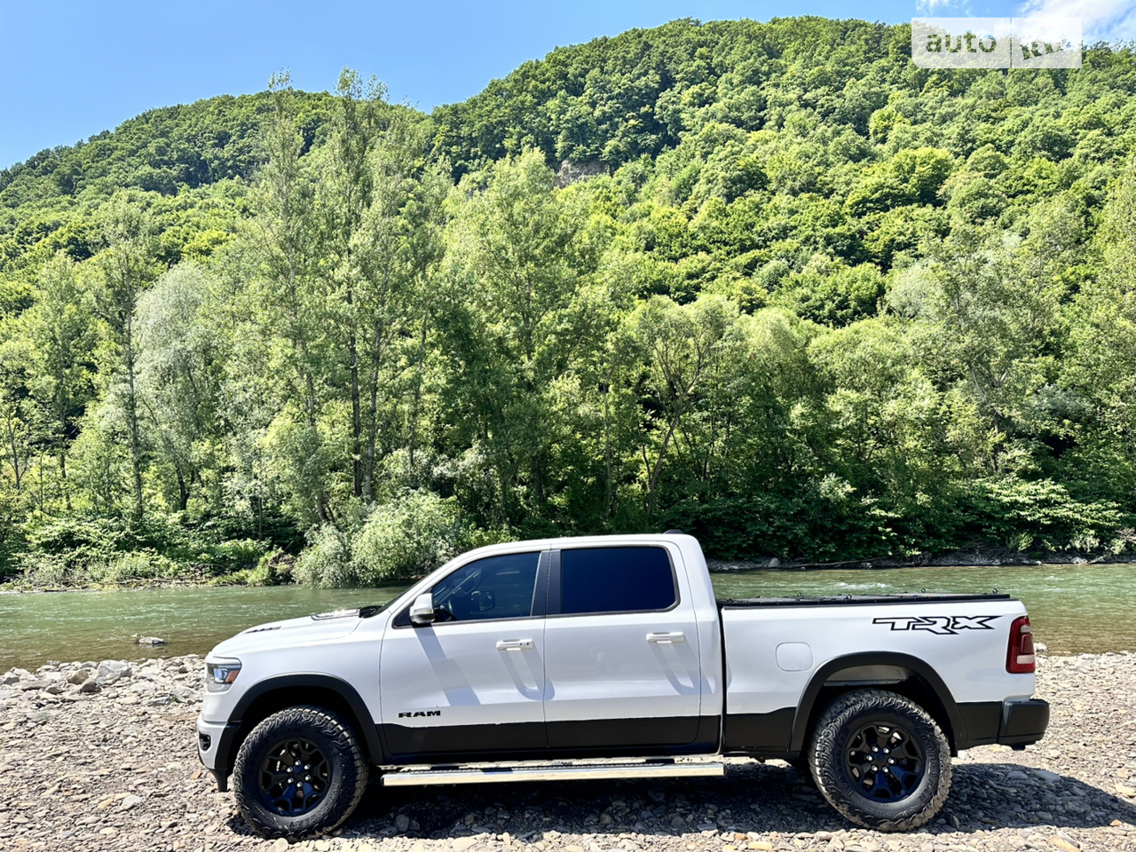 2020 Dodge RAM - мініатюра 12