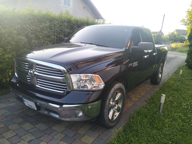 Dodge RAM 1500 2015