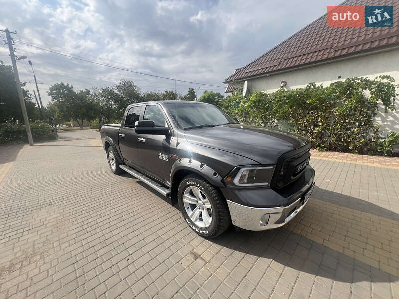 Dodge RAM 1500 2016